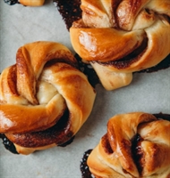 Picture of Cinnamon & Chocolate Knot