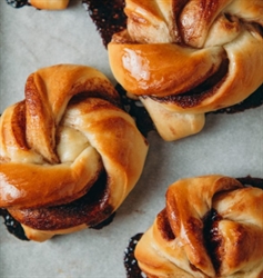 Picture of Cinnamon & Chocolate Knot